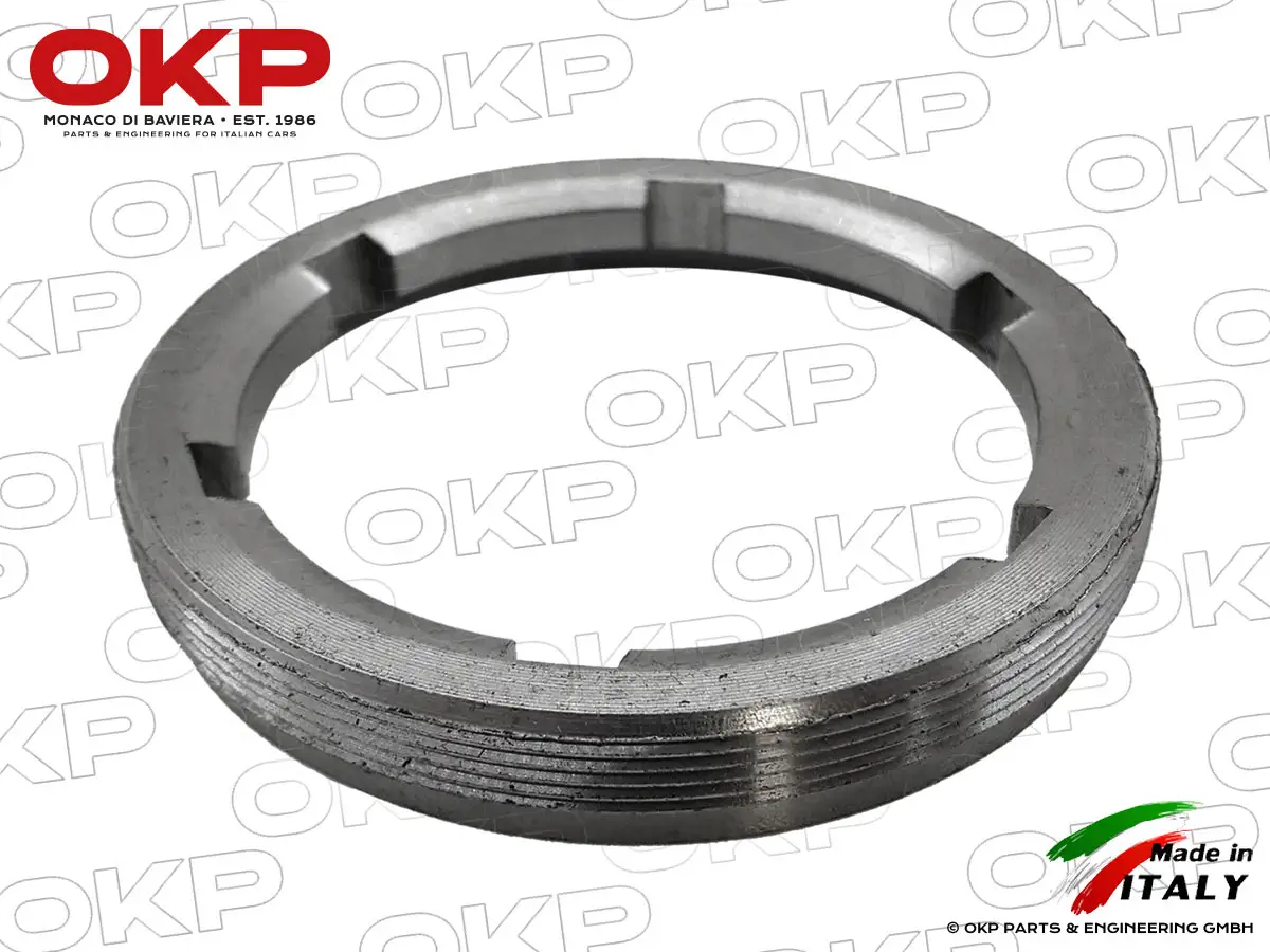 Rear wheel bearing retainer (RH thread) Alfa 116