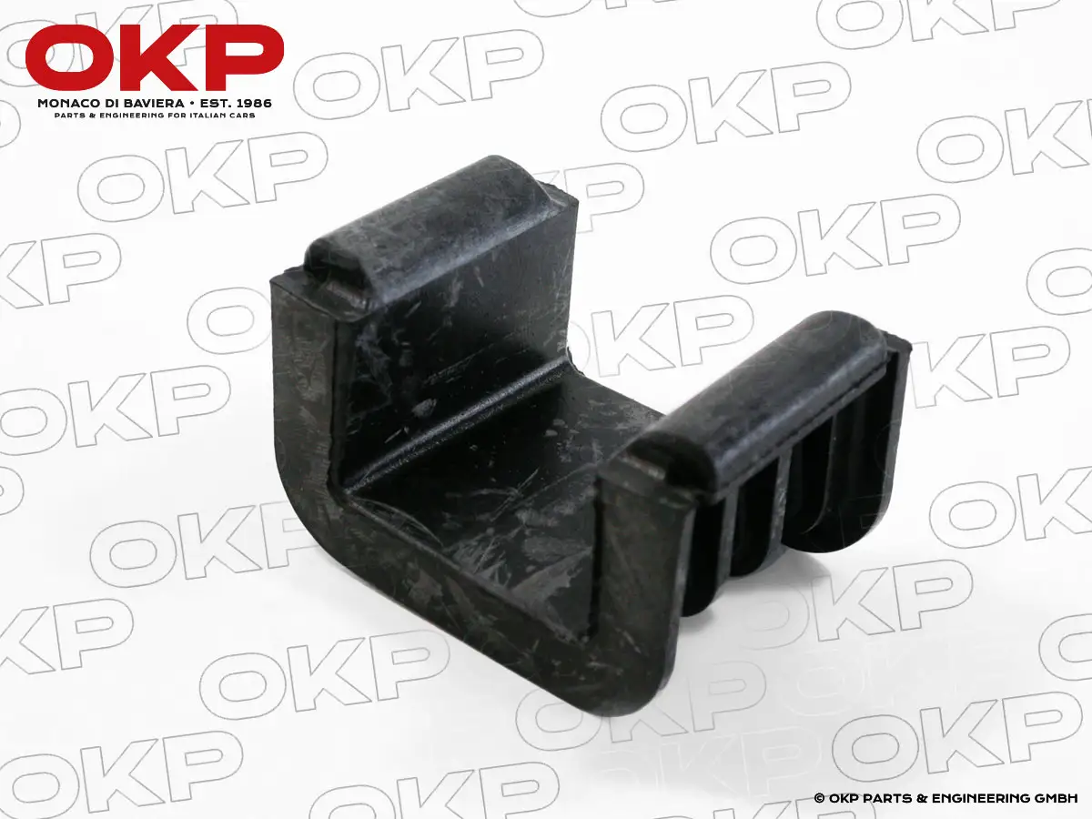 Gummiaufnahme für Kühler unten AR 105 / 115