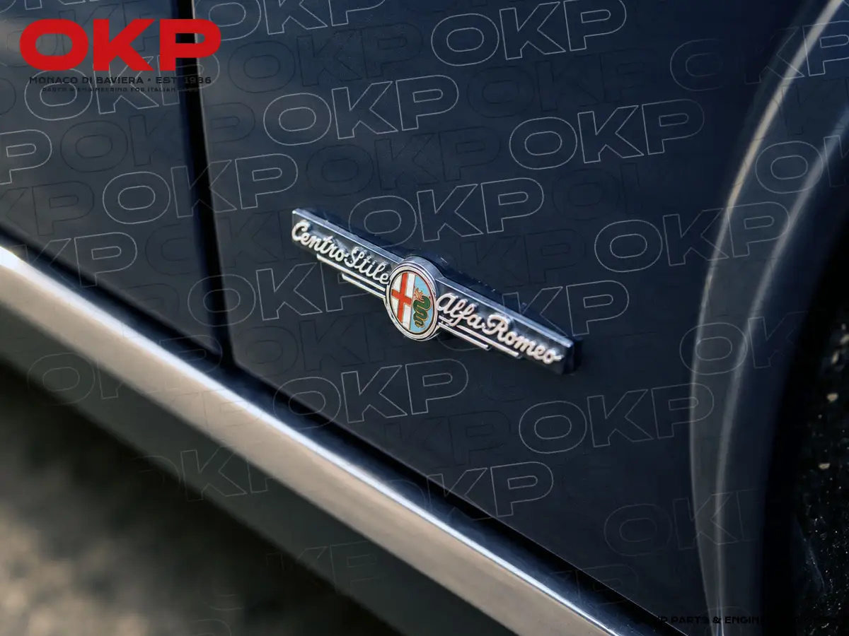 Schriftzug / Emblem Centro Stile auf Kotflügel Alfetta NOS